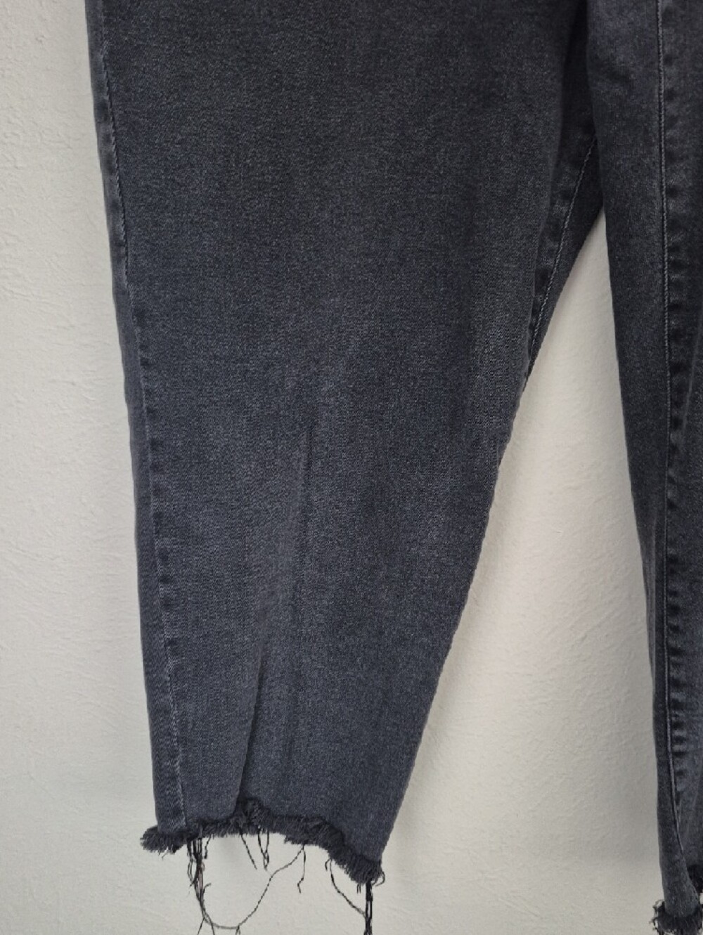 Ava & Viv Charcoal Gray Cropped Raw-Hem Jeans - Picture 5 of 8